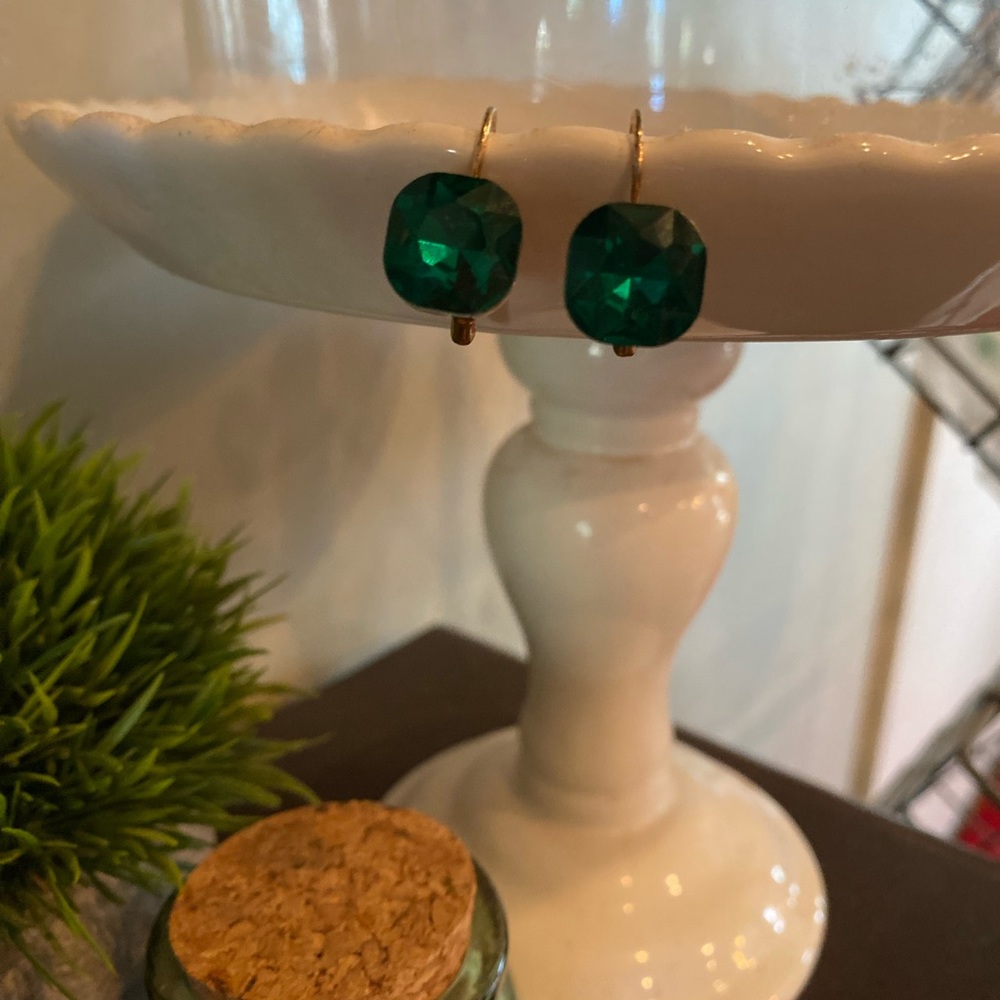 Green sparkle statement earrings - Picture 3 of 4